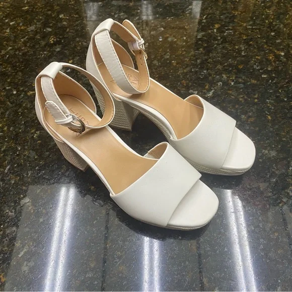 NWT Naturalizer Leather White/Ivory Block Heel Sandals (in original box) - Picture 11 of 11